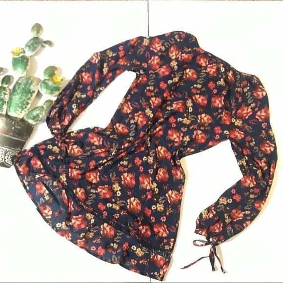 Lily White prairie Dress Size Small Navy Floral - Picture 4 of 8